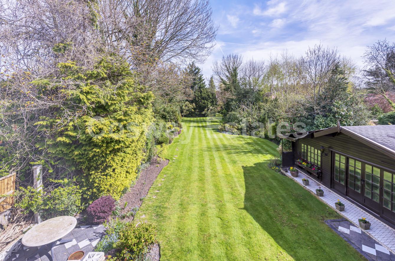 4 bed property in Uphill Road, London